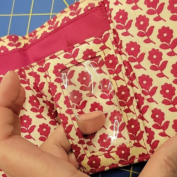 Vera Bradley Quilted Wallet 5.5 x 4 Closed - Picture 7 of 11